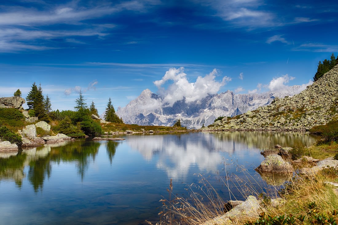 Wanderziel Spiegelsee auf der Reiteralm © Shutterstock